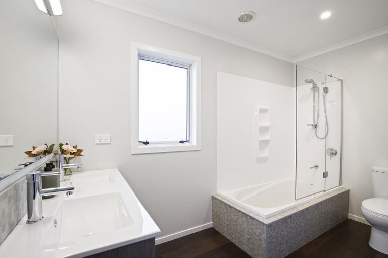 Photo of property in 417 Paparata Road, Bombay, 2675