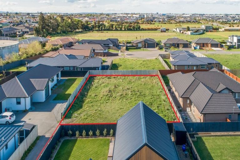 Photo of property in 15 Little Gem Road, Hornby, Christchurch, 8025