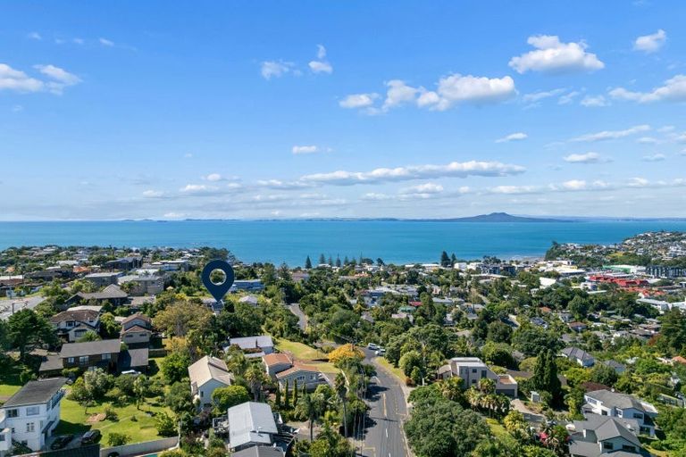 Photo of property in 13 Carlisle Road, Torbay, Auckland, 0630