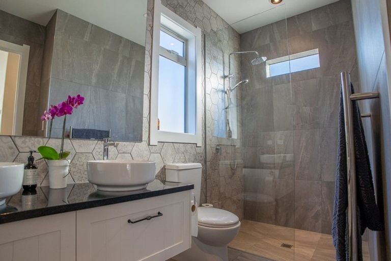 Photo of property in 129 Arataki Road, Havelock North, 4130