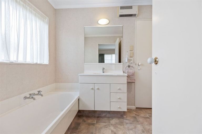 Photo of property in 6 Lavender Place, Papamoa Beach, Papamoa, 3118