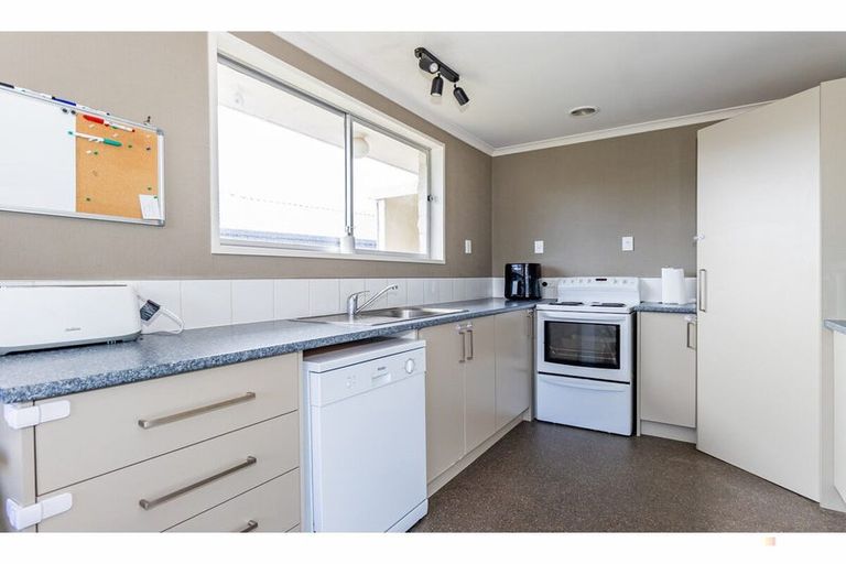 Photo of property in 24 Paul Street, Waimate, 7924