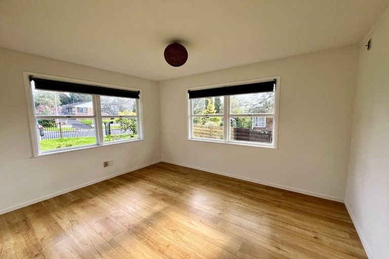 Photo of property in 19 Spence Road, Henderson, Auckland, 0612