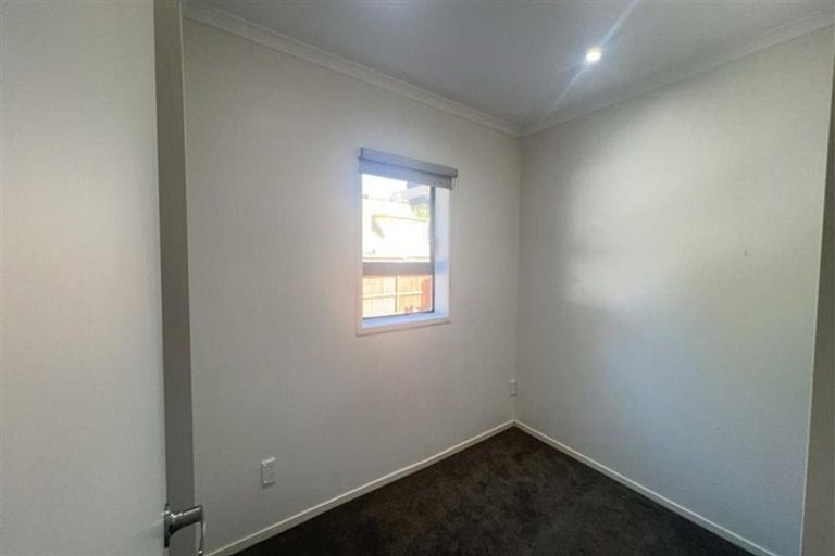 Photo of property in 54 Redoubt Road, Clover Park, Auckland, 2105