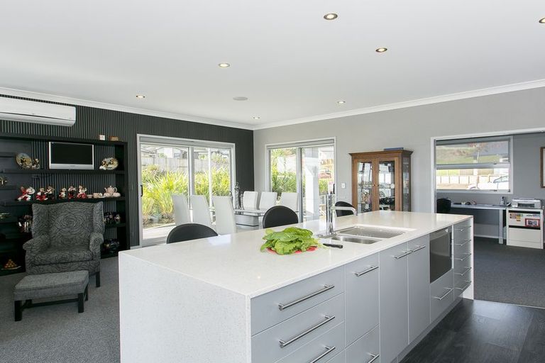 Photo of property in 91 Mortlake Heights, Pyes Pa, Tauranga, 3112