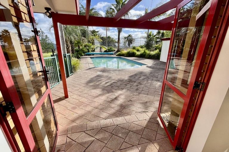 Photo of property in 169 Vaughans Road, Okura, Albany, 0792