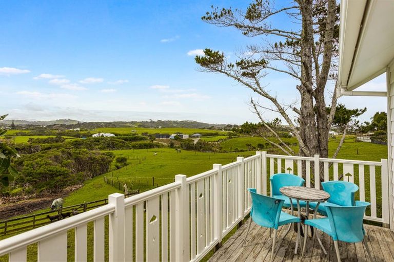 Photo of property in 376 Oaia Road, Muriwai, Waimauku, 0881