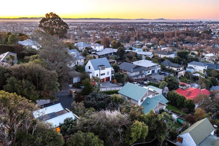 Photo of property in 11 Merlewood Avenue, Cashmere, Christchurch, 8022