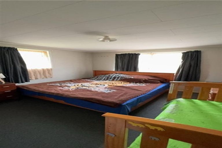 Photo of property in 15 Geoffrey Place, Mangere East, Auckland, 2024