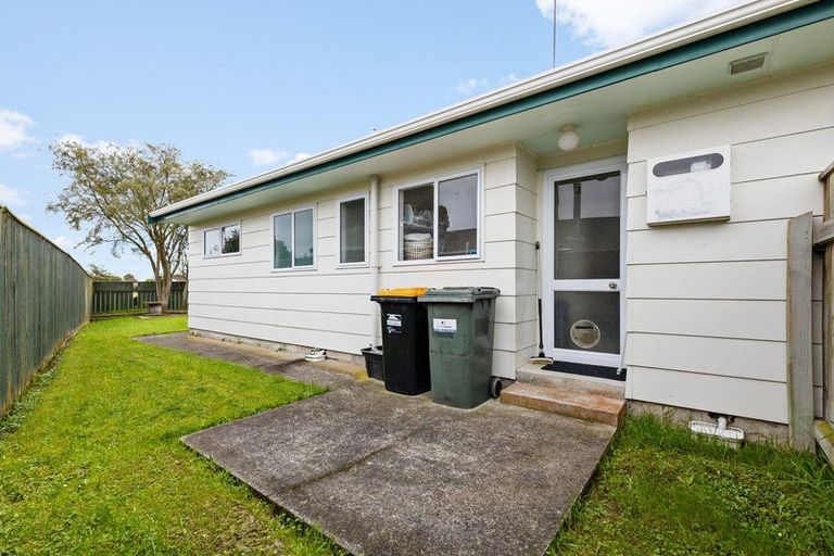 Photo of property in 105 Hillcrest Drive, Kelvin Grove, Palmerston North, 4414