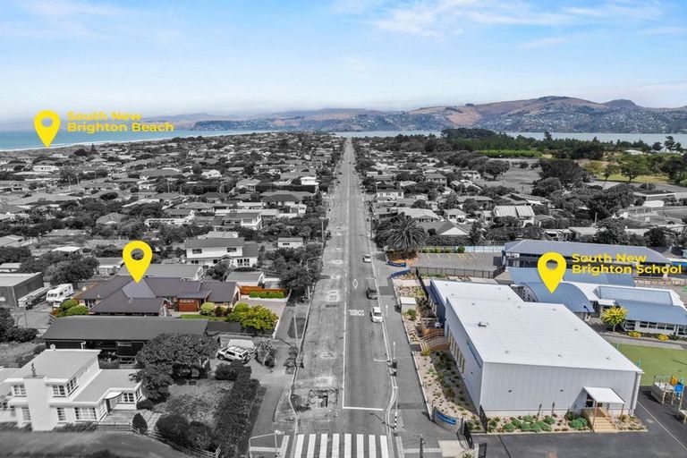 Photo of property in 165 Estuary Road, South New Brighton, Christchurch, 8062