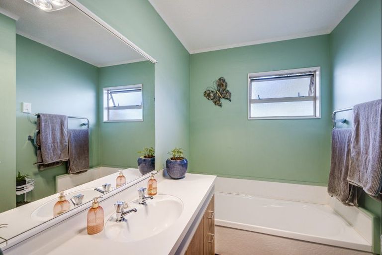Photo of property in 3/427 Gloucester Street, Taradale, Napier, 4112