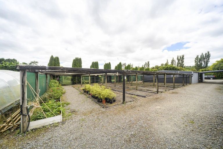 Photo of property in 126 Turitea Road, Fitzherbert, Palmerston North, 4472