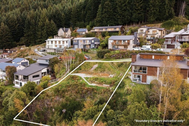 Photo of property in 38 Dart Place, Fernhill, Queenstown, 9300