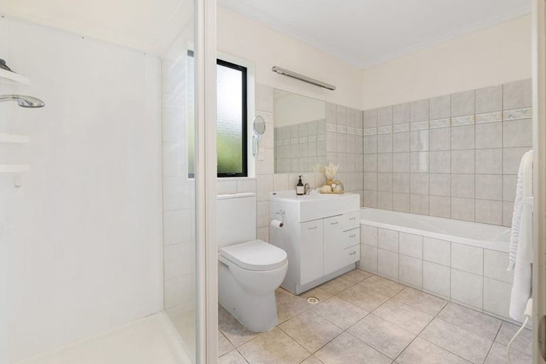 Photo of property in 20 Futuna Close, Karori, Wellington, 6012