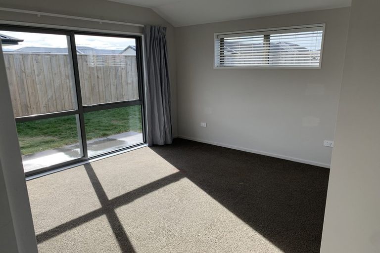 Photo of property in 17 Broadway Parade, Rolleston, 7615