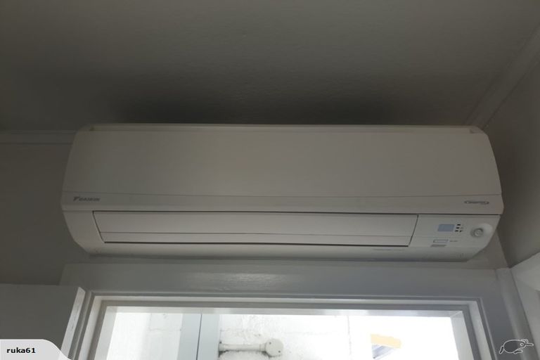 Photo of property in 80a Golf Road, New Lynn, Auckland, 0600