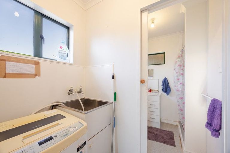 Photo of property in 18 Howard Road, Taradale, Napier, 4112