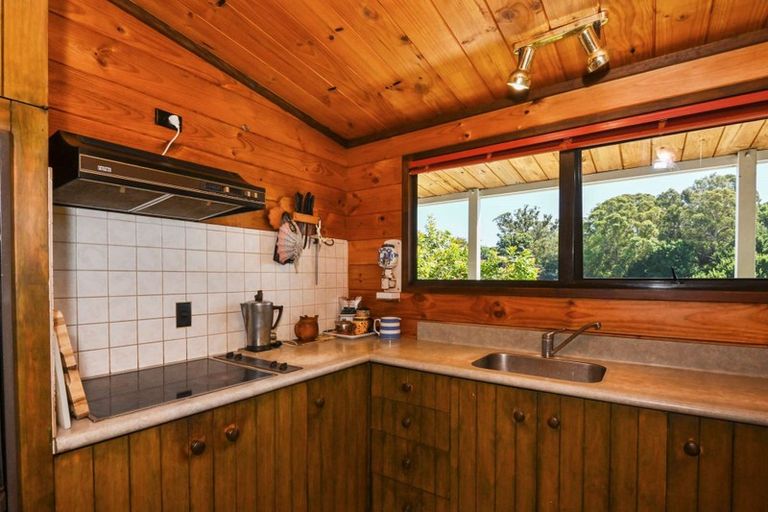 Photo of property in 21 Burns Road, Hospital Hill, Napier, 4110