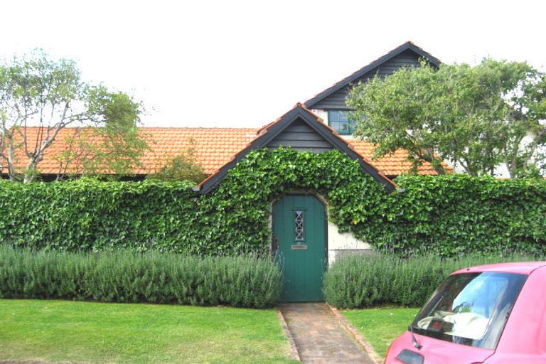 Photo of property in 51 Ludlam Street, Seatoun, Wellington, 6022