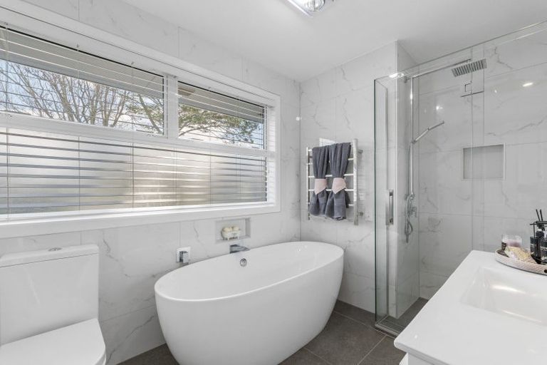 Photo of property in 28 Sunny Bay Road, Matua, Tauranga, 3110