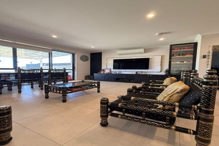 Photo of property in 90 Matairangi Avenue, Totara Heights, Auckland, 2105