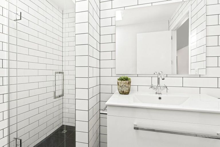 Photo of property in 32 Awanui Crescent, Matakana, 0985