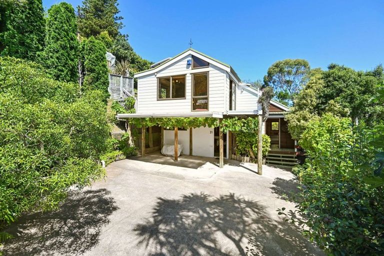 Photo of property in 21 Burns Road, Hospital Hill, Napier, 4110