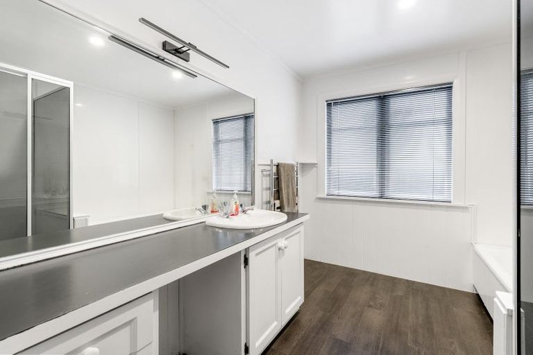 Photo of property in 5 Mason Street, Moera, Lower Hutt, 5010