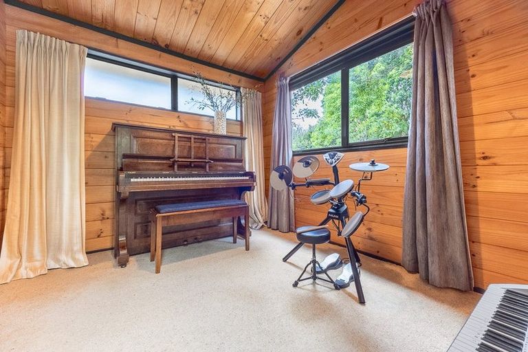 Photo of property in 16 Lupin Road, Otaki, 5512