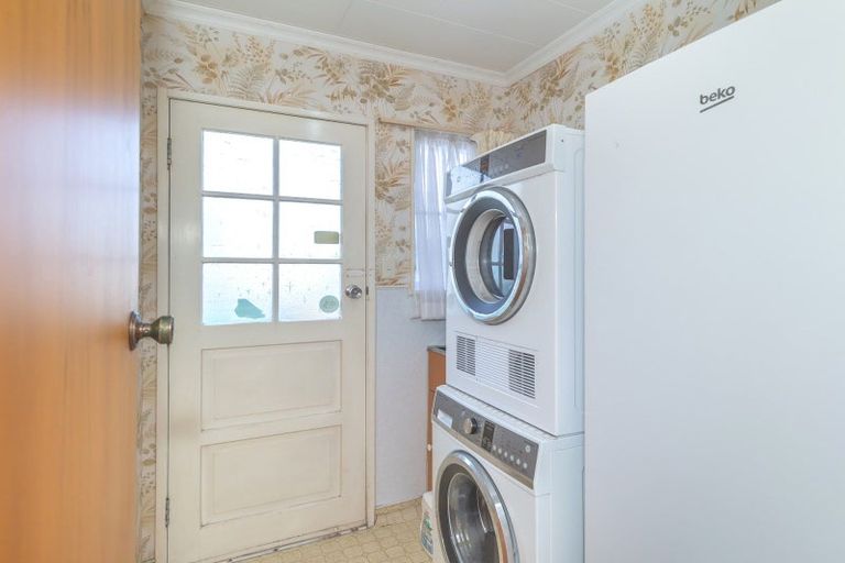 Photo of property in 102 Winchester Street, Levin, 5510