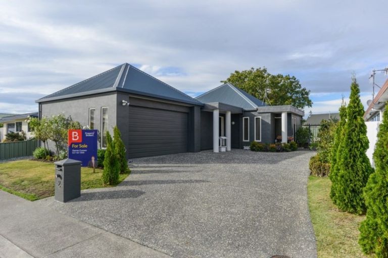 Photo of property in 2 Queens Walk, Taradale, Napier, 4112