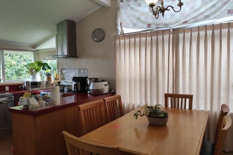 Photo of property in 27 Morton Avenue, Forrest Hill, Auckland, 0620