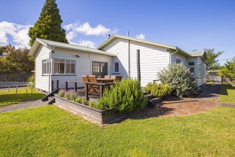 Photo of property in 59 Dublin Street, Martinborough, 5711