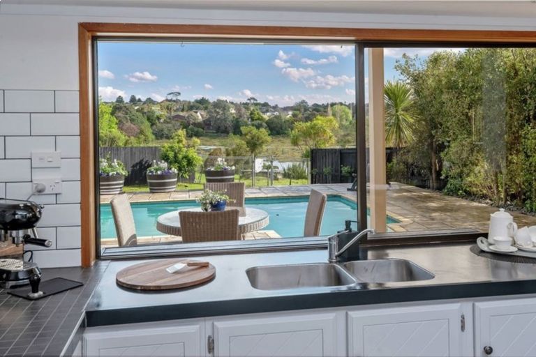 Photo of property in 36 Galloway Crescent, Farm Cove, Auckland, 2012