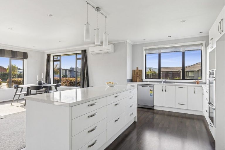 Photo of property in 2 Kowhai Drive, Cambridge, 3434