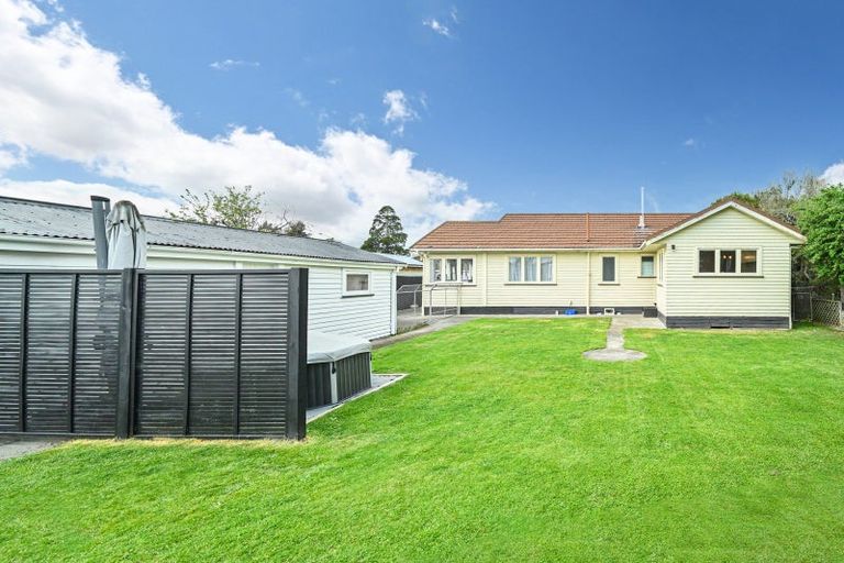 Photo of property in 433 Dalcross Street, Mayfair, Hastings, 4122