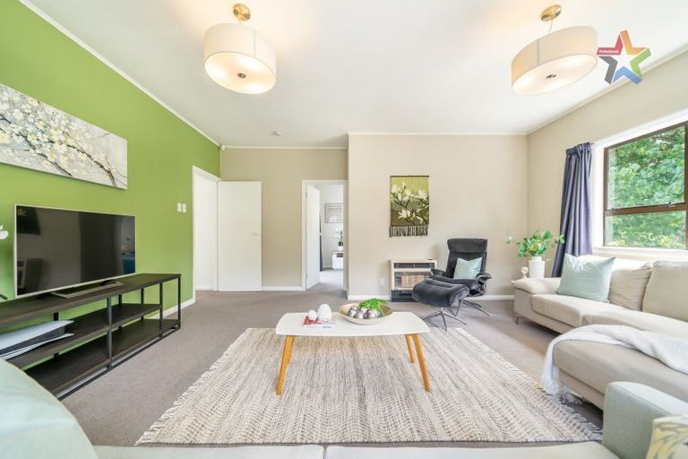 Photo of property in 61 Riverside Drive, Waiwhetu, Lower Hutt, 5010