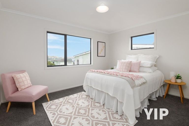 Photo of property in 4 Chapman Street, Newlands, Wellington, 6037