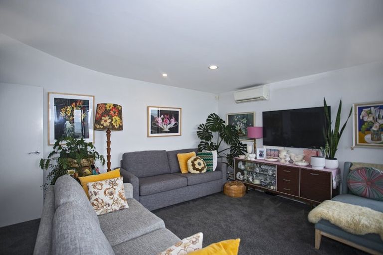 Photo of property in 1/203 Marine Parade, Mount Maunganui, 3116