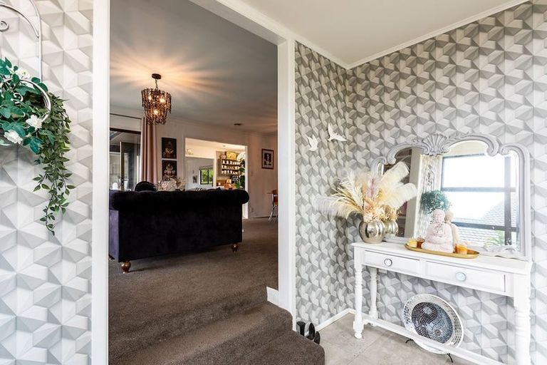 Photo of property in 8 Dunolly Place, Pukekohe, 2120