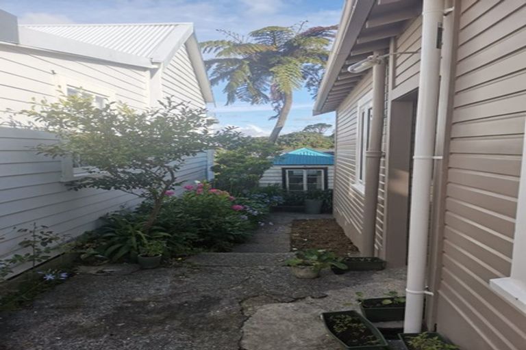 Photo of property in 6 Barton Terrace, Thorndon, Wellington, 6011