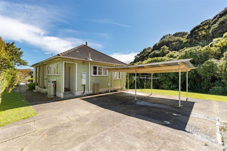 Photo of property in 200 Whites Line East, Waiwhetu, Lower Hutt, 5010