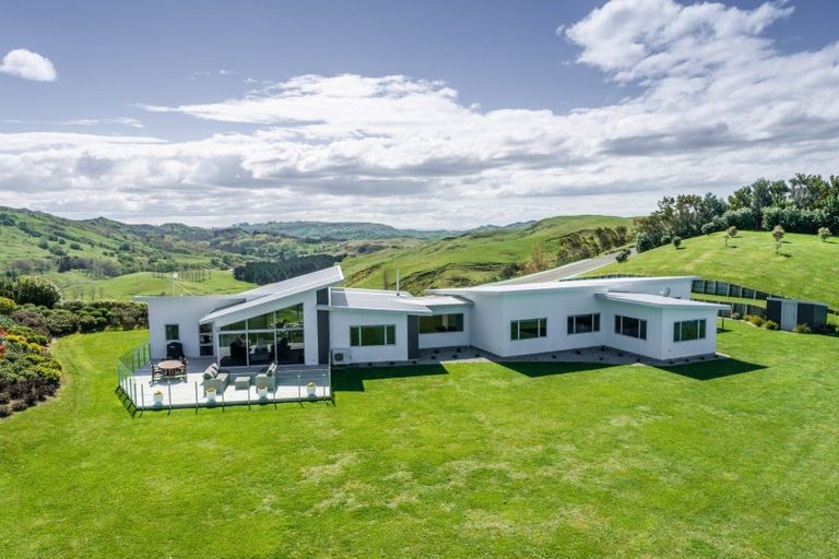 Photo of property in 64 Timoti Road, Waimarama, Havelock North, 4294