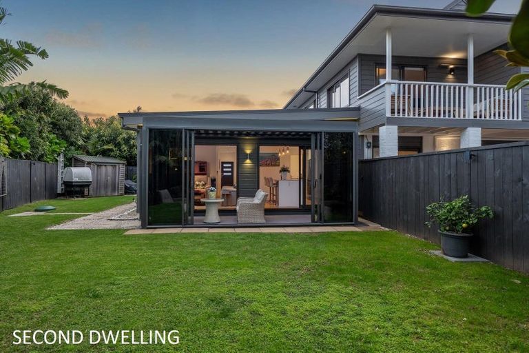 Photo of property in 4 Milford Park Place, Milford, Auckland, 0620