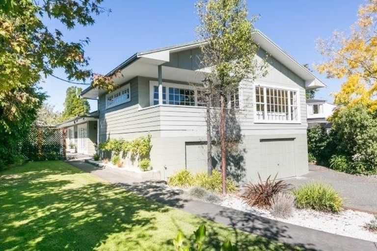 Photo of property in 18 Greenwood Road, Havelock North, 4130