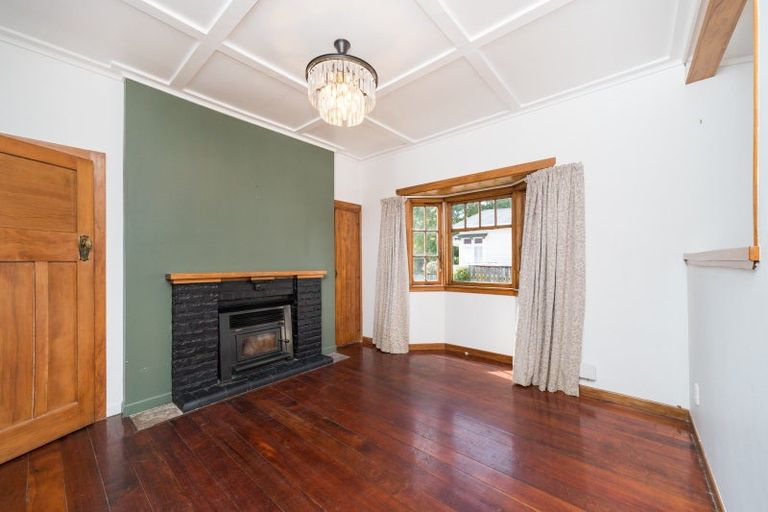 Photo of property in 16 Ngaio Street, West End, Palmerston North, 4412