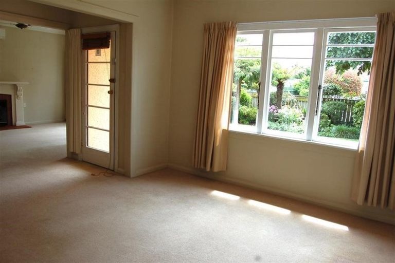 Photo of property in 216 Saint Leonards Avenue, Saint Leonards, Hastings, 4120