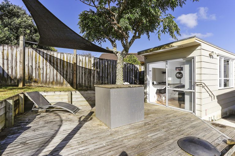 Photo of property in 6 Clearview Heights, Ranui, Auckland, 0612