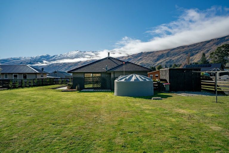 Photo of property in 10 Lakefield Close, Kingston, Athol, 9793